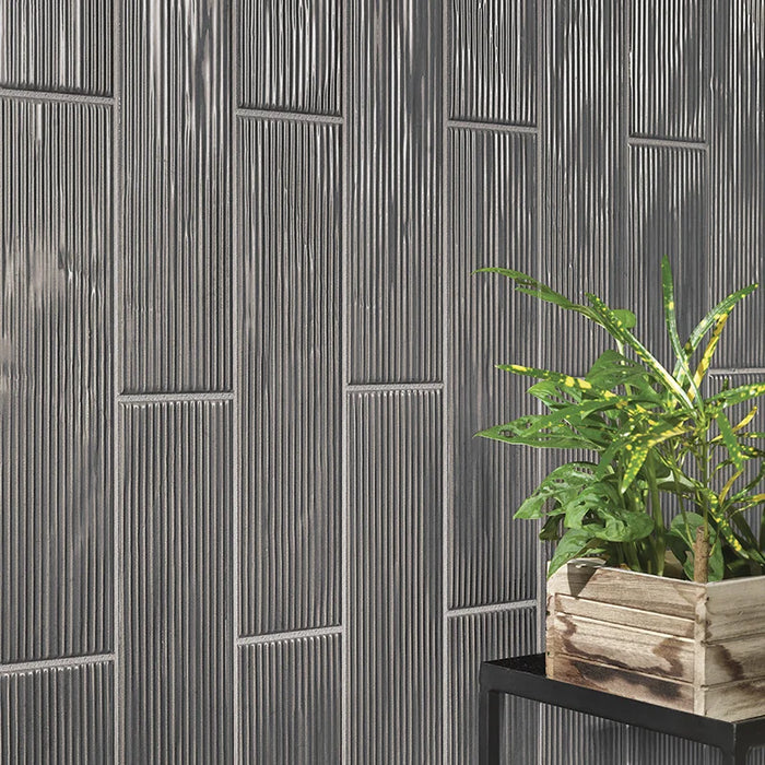 Dettaglio rivestimento in formato mattoncino Lucido 7,5x30, rigato a rilievo, colore Smoke, collezione Swing di ceramica Settecento