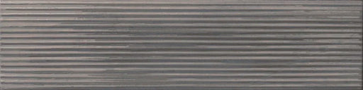 Dettaglio piastrella da rivestimento in formato mattoncino Lucido 7,5x30, rigato a rilievo, colore Smoke, collezione Swing di ceramica Settecento