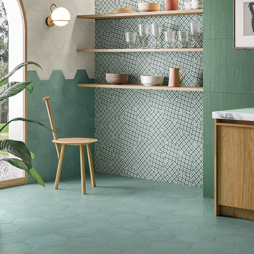 Dettaglio Piastrella da pavimento e rivestimento in gres porcellanato serie Terra.Art di Marca Corona, effetto cemento, formato esagonale 25x21 cm, Colore Cielo Esagona