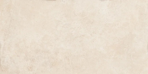Piastrella in gres porcellanato effetto pietra leccese della collezione Terre d'Otranto di Ceramica Rondine, formato 30x60 cm con bordo naturale, colore Blend