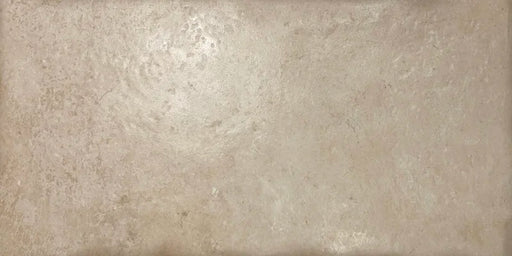 Piastrella semilucida in gres porcellanato effetto pietra leccese della collezione Terre d'Otranto di Ceramica Rondine, formato 30x60 cm con bordo naturale, colore Cream