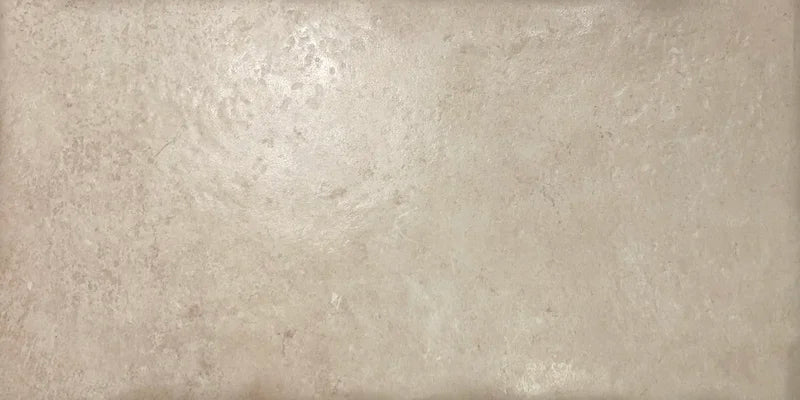 Piastrella semilucida in gres porcellanato effetto pietra leccese della collezione Terre d'Otranto di Ceramica Rondine, formato 30x60 cm con bordo naturale, colore Ivory