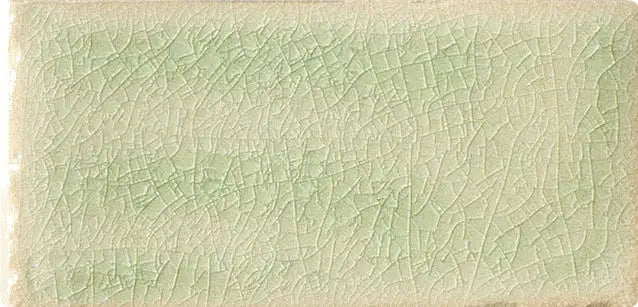 Dettaglio piastrella per rivestimento in ceramica Craquelé effetto fatto a mano lucido 7,5x15 cm effetto mattoncino della collezione The Traditional Style, colore Hay di Ceramica Settecento