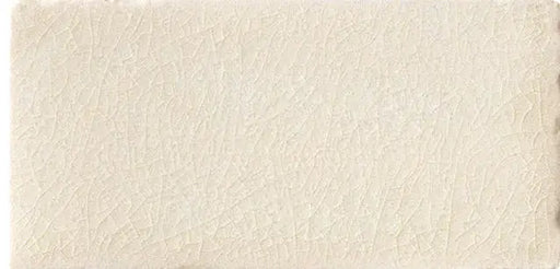 Dettaglio piastrella per rivestimento in ceramica Craquelé effetto fatto a mano lucido 7,5x15 cm effetto mattoncino della collezione The Traditional Style, colore Ivory di Ceramica Settecento