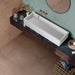 Bagno moderno con pavimento interno in gres porcellanato effetto cemento spatolato della collezione Terre Vive di Savoia Italia, formato 60x120 cm, colore Terra Cotta
