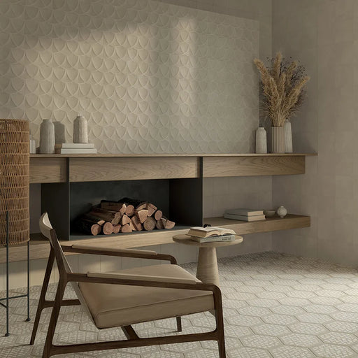 Dettaglio salotto con rivestimento in gres porcellanato serie Terracreta di Marca Corona, effetto creta tridimensionale, formato 20x20 cm, Colore Forma Argilla