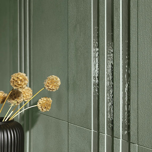 Dettaglio piastrella per rivestimento in gres porcellanato effetto rigato formato 24x72 cm rettificato, collezione Twiga di Ceramica Settecento, colore Stripe Forest