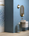 rivestimento bagno con piastrelle vibes steel di herberia ceramica, colore blu formato 33x100