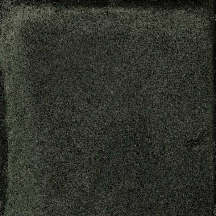 Dettaglio piastrella per rivestimento in gres porcellanato lucido della collezione Uptown di Ceramica Valsecchia, formato 15x15, colore Bottle