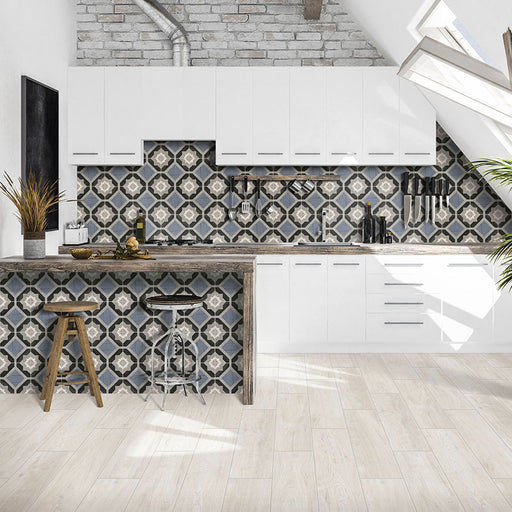 Cucina con rivestimento in gres porcellanato effetto cementina decorata geometrica. Collezione Cementine Home di Ceramica Valsecchia, formato 20x20, C5