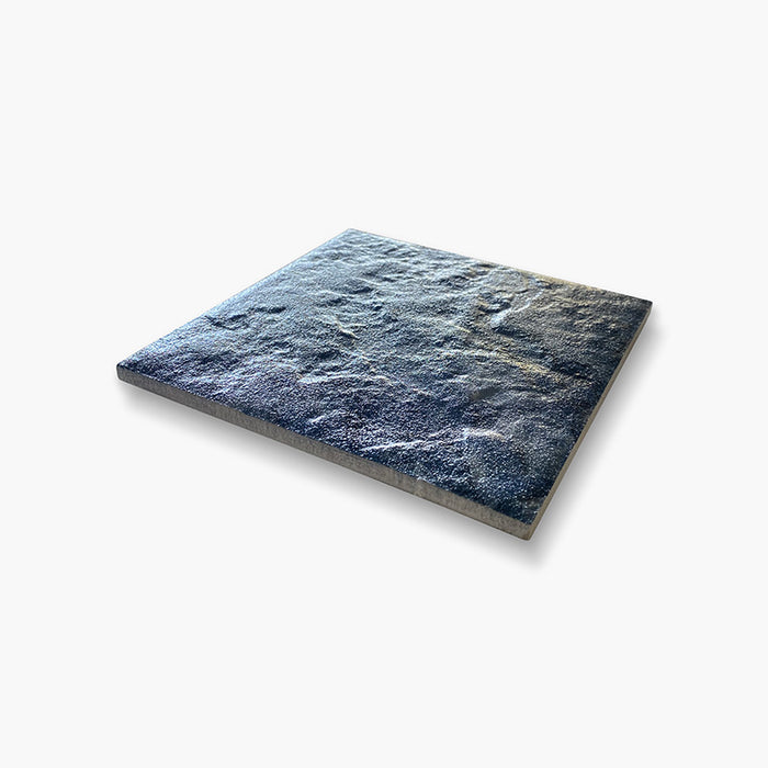 Foto piastrella per pavimento e rivestimento in gres porcellanato effetto pietra spaziale. Collezione Swimming Planet di Ceramica Valsecchia, formato 15x15, Venus sky