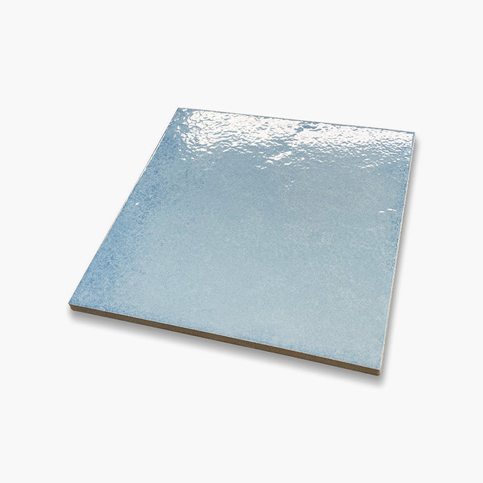 Dettaglio Piastrella da pavimento e rivestimento in gres porcellanato serie Vietri di Savoia Italia, colore Azzurro 34x34