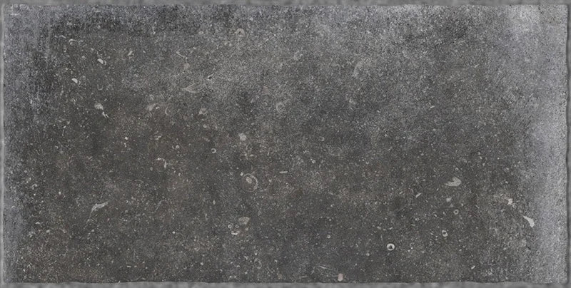 Piastrella Vulcania di Savoia Italia in gres porcellanato effetto pietra 30x60 cm con bordo irregolare anticato per pavimenti rustici