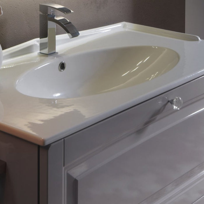 dettaglio della consolle lababo classico abbianata al mobile bagno classico Dorian