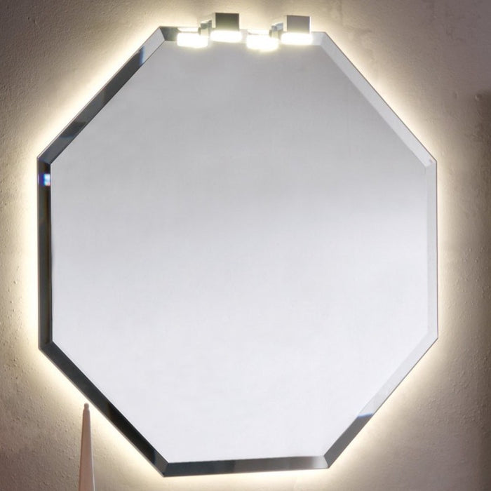 dettaglio di specchiera ottagonale retroilluminata abbianta a mobile da bagno classico Dorian
