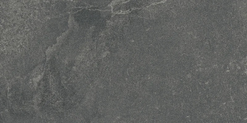 Dettaglio piastrella in gres porcellanato effetto pietra naturale quarzite della Collezione Amazzonia, formato 30x60  non rettificato, colore Dragon Black