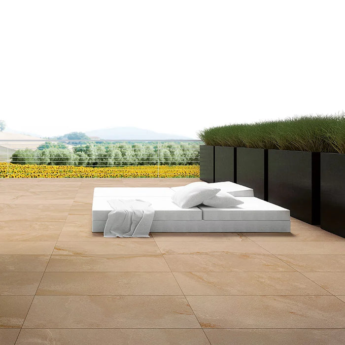 Spazio esterno con pavimento in gres porcellanato effetto pietra naturale per esterni della Collezione Amazzonia, formato 45x90 rettificato, colore Dragon Brown