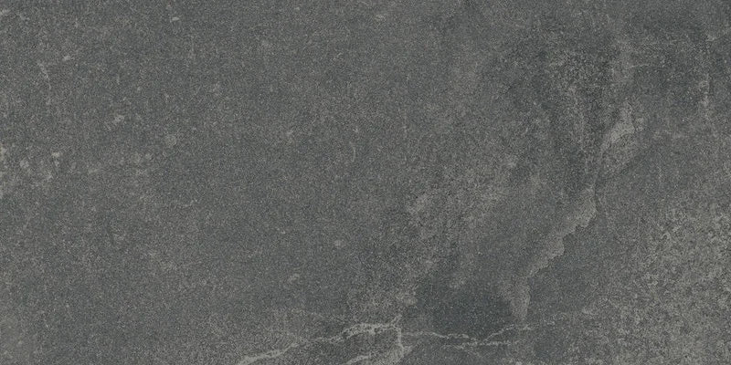 Dettaglio piastrella in gres porcellanato effetto pietra naturale quarzite della Collezione Amazzonia, formato 45x90 rettificato, colore Dragon Black