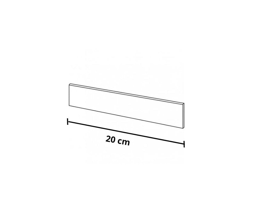 Battiscopa in gres porcellanato 6x21.6 a bordo naturale realizzato su ordinazione, perfettamente abbinato al pavimento