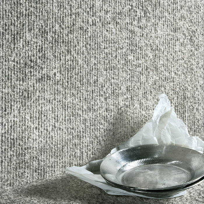 Dettaglio Piastrella da rivestimento in gres serie Brutus di 41zero42, effetto granito rigato opaco, formato 60x120 cm, Colore Brutus Rugged