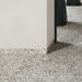 Dettaglio Piastrella da rivestimento in gres serie Brutus di 41zero42, effetto granito rigato opaco, formato 5x120 cm, Colore Brutus Rugged