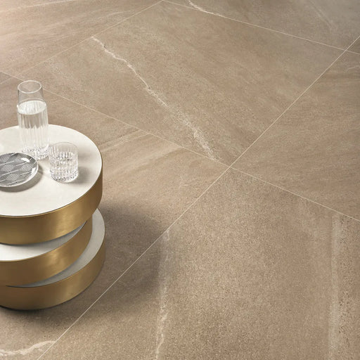 piastrelle per pavimento effetto pietra, collezione chorus di ceramiche keope colore beige
