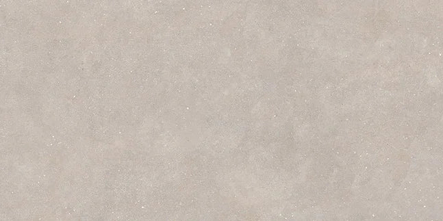 Dettaglio piastrella in gres porcellanato effetto cemento nuvolato per esterni con bordo bocciardato della collezione Concept di Casalgrande, formato 30x60 cm, colore Greige