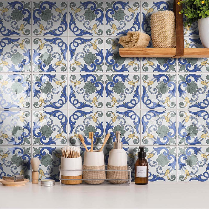 Dettaglio bagno con rivestimento in gres porcellanato effetto cementina vietrese. Collezione Amalfi di Ceramica Valsecchia, formato 15x15, 2