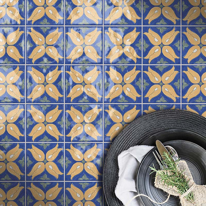 Dettaglio pavimento in gres porcellanato effetto cementina vietrese. Collezione Amalfi di Ceramica Valsecchia, formato 15x15, 4