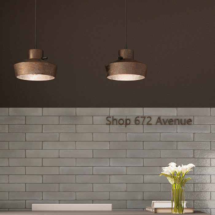 Muro con rivestimento in gres porcellanato effetto mattoncino della collezione Uptown di Ceramica Valsecchia, formato 7.5x30, colore Grey