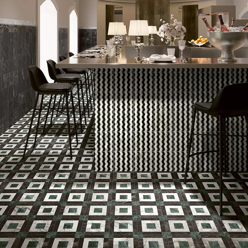 Bar moderno ed elegante con pavimento e rivestimento in gres serie Dandy di 41zero42, effetto marmo intarsiato opaco, formato 18x18 cm, Colore Square