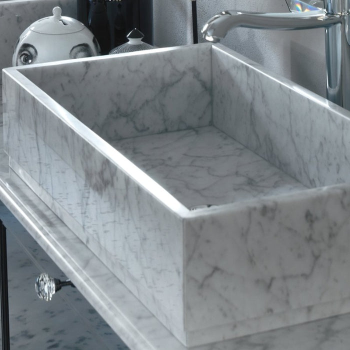 lavabo da appoggio realizzato in marmo di carrara, poggiato su top in marmo di carrara per un mobile bagno classico della serie Ricordi, Diamante di Compab
