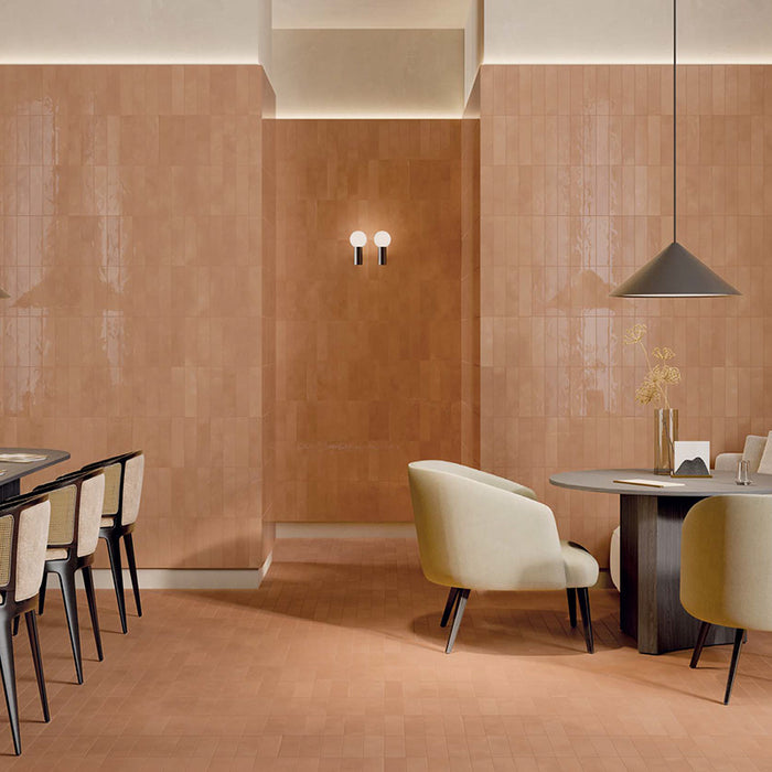 Piastrella per pavimenti e rivestimenti in gres effetto mattoncino cotto della collezione CottoMilano di ceramiche Keope, formato 6x24 cm, colore Mattone