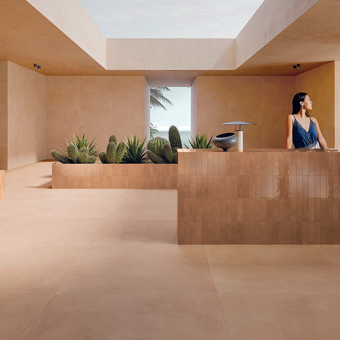 Piastrella per pavimenti e rivestimenti in gres effetto cotto della collezione CottoMilano di ceramiche Keope, formato 120x120 cm, colore Terracotta