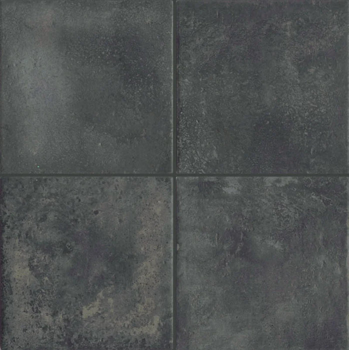 Dettaglio piastrelle in gres effetto cotto moderno, collezione Coccio di Keradom, formato 25x25, colore Carbone