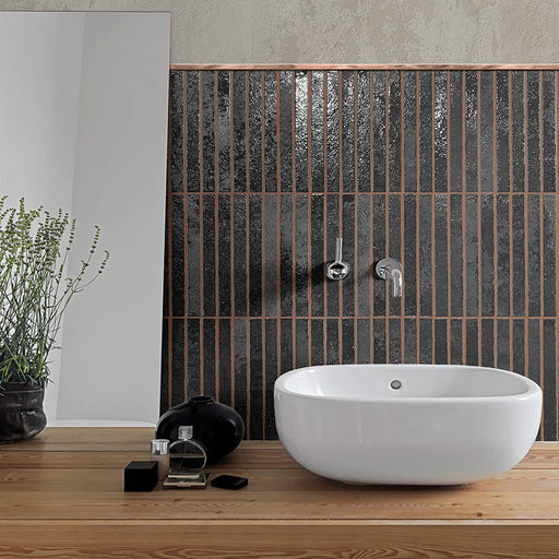 Dettaglio piastrella con colori pastello, collezione Coccio di Keradom formato kitkat colore Carbone 12.5x25