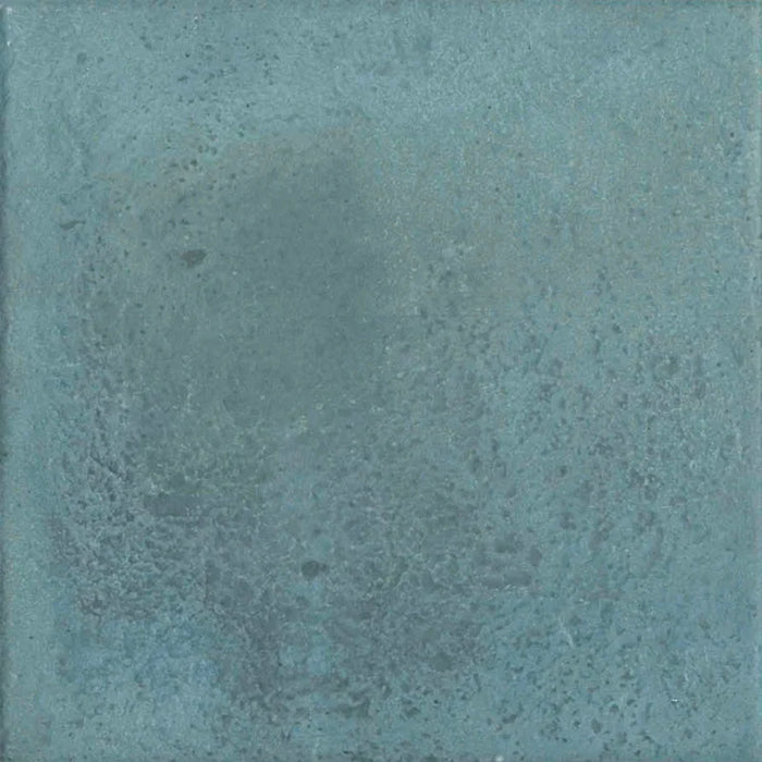 Dettaglio piastrelle in gres effetto cotto moderno, collezione Coccio di Keradom, formato 25x25, colore Cielo