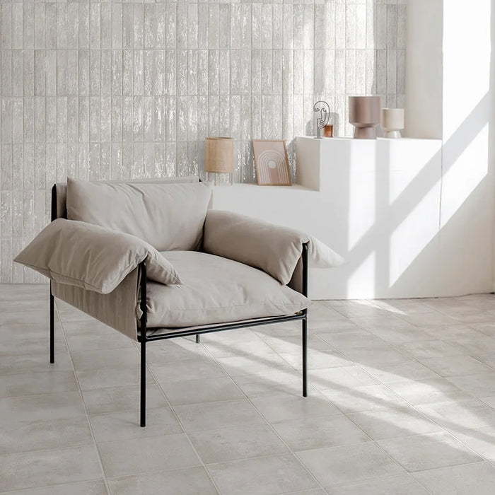 Dettaglio piastrelle in gres effetto cotto moderno, collezione Coccio di Keradom, formato 25x25, colore Gesso