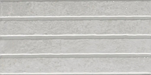 Dettaglio piastrella con colori pastello, collezione Coccio di Keradom formato kitkat colore Nebbia 12.5x25