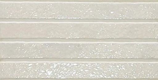 Dettaglio piastrella con colori pastello, collezione Coccio di Keradom formato kitkat colore Sabbia 12.5x25