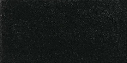 Dettaglio piastrella in gres porcellanato effetto tinta unita opaco antiscivolo della collezione Landscape di Casalgrande, formato 12,5x25 cm, colore Lava