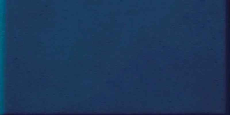 Dettaglio piastrella in gres porcellanato effetto tinta unita opaco antiscivolo della collezione Landscape di Casalgrande, formato 12,5x25 cm, colore Ocean