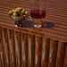 Dettaglio rivestimento cucina in gres porcellanato serie Milano70 di 41zero42, effetto mattoncino lucido bamboo, formato 4x31 cm, Colore Bamboo Cognac