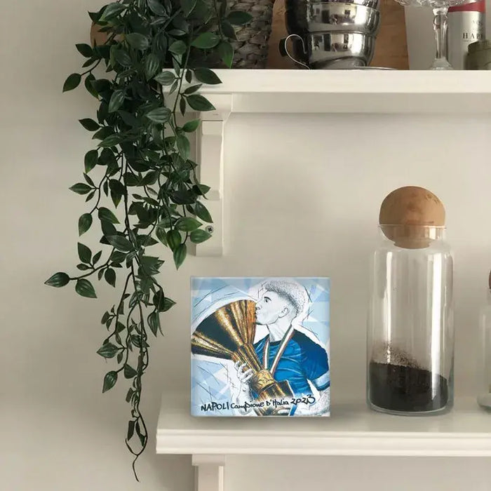 Piastrelle Celebrative Sport da Collezione – I Momenti Storici del Napoli Calcio su Ceramica Artistica