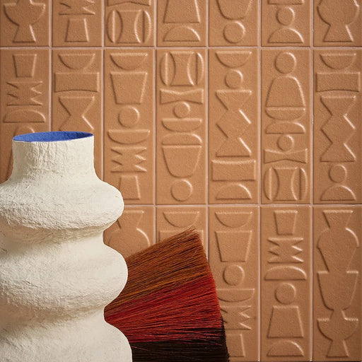 Dettaglio rivestimento in ceramica serie Nok di 41zero42, effetto mattoncino primitivo opaco, formato 6.5x20 cm, Colore Totem Terra