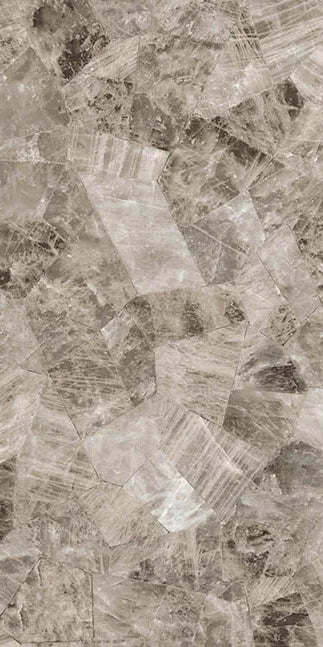 Dettaglio piastrella in gres porcellanato effetto onice lucido 60x120 cm della collezione Onici di Casalgrande Padana, colore Quarzo