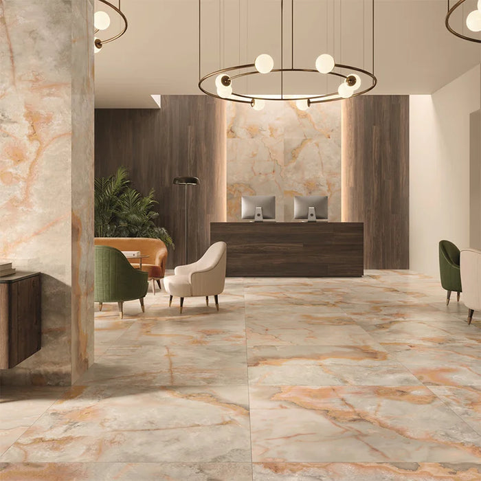 Dettaglio piastrella in gres porcellanato effetto onice opaco 120x120 cm della collezione Onici di Casalgrande Padana, colore Arancio