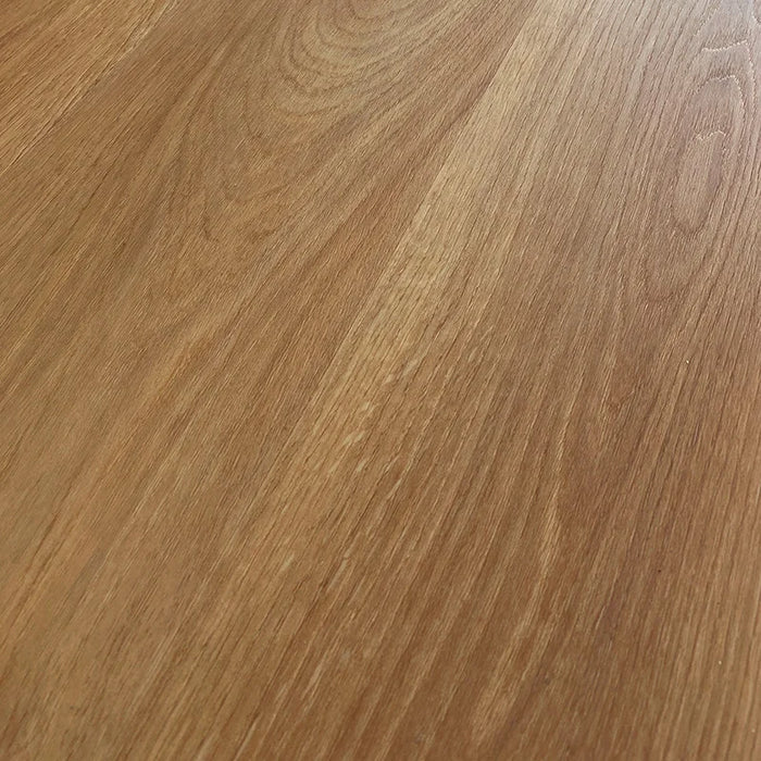 Dettaglio superficie CoverUpp SPC Avorio 18x122, dettagli delle venature effetto legno in alta definizione