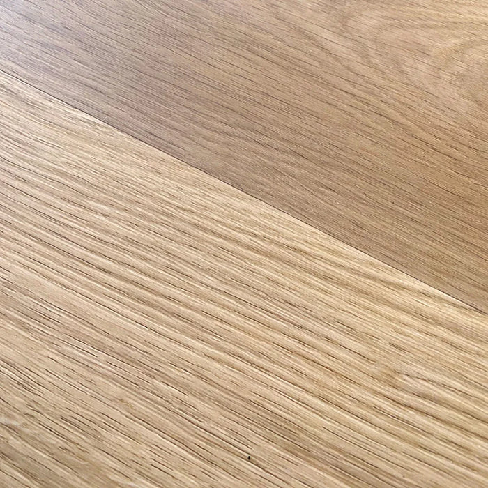 Dettaglio superficie CoverUpp SPC Naturale 18x122, dettagli delle venature effetto legno in alta definizione