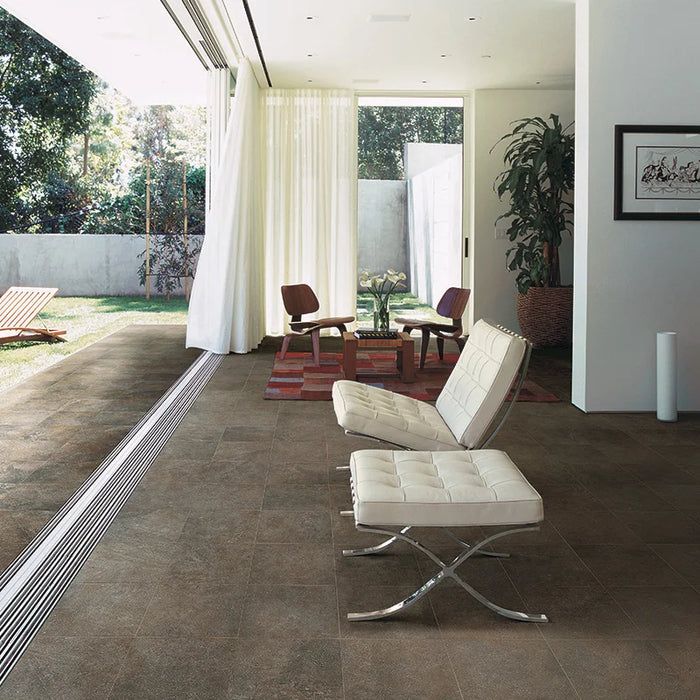 Dettaglio piastrella in gres porcellanato effetto pietra opaco 30x30 cm della collezione Pietre di Sardegna di Casalgrande Padana, colore Cala Luna